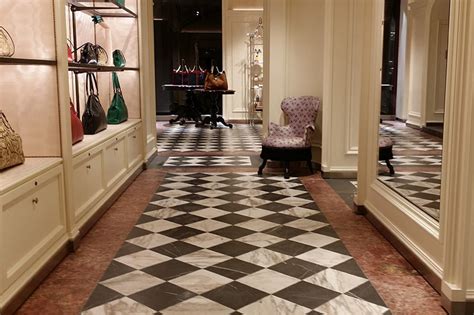 gucci via condotti lavora con noi